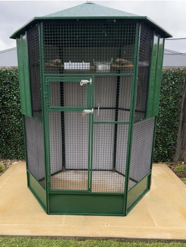 Large Classic Hexagon Aviary