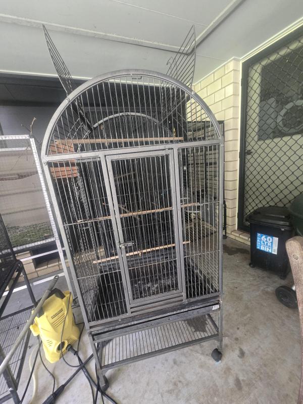 Bird cages in all sizes