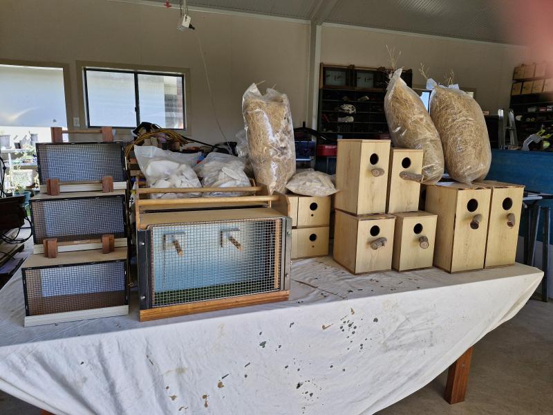 Nest Boxes (assorted),carry cages, swamp grass +